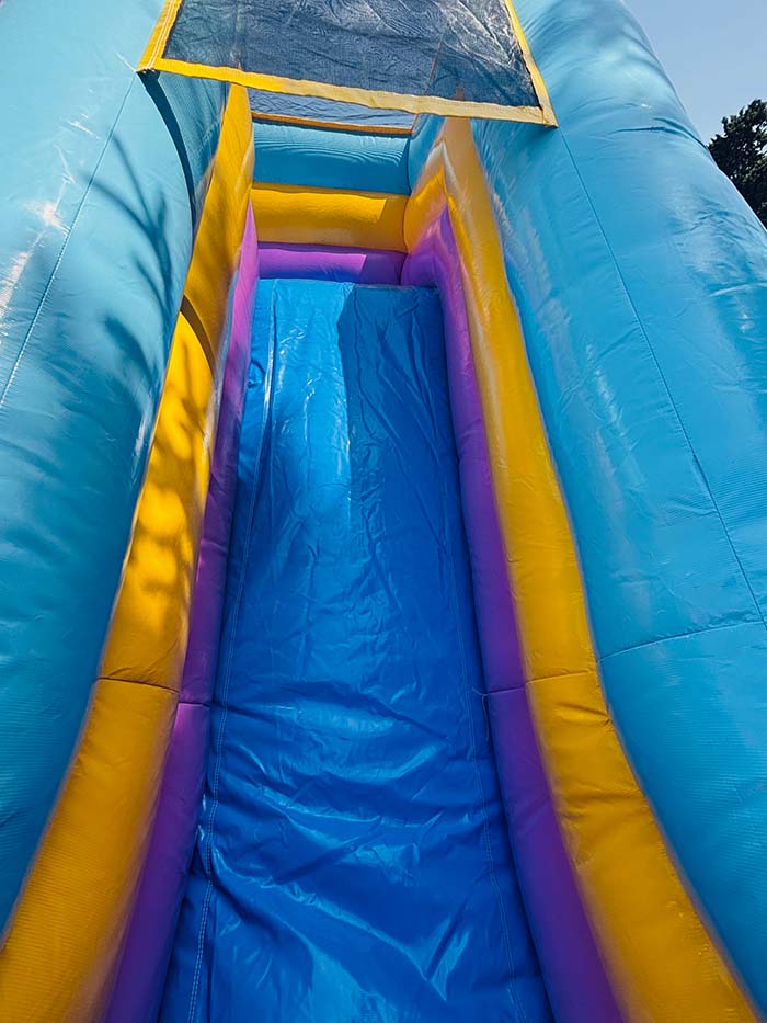 Location Château gonflable Candy avec toboggan – Image 3