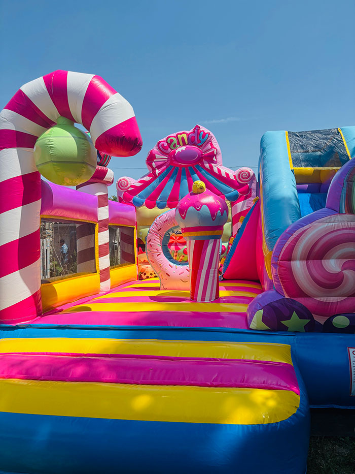 Location château gonflable Candy avec toboggan